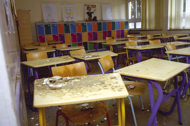 Житељи Бегаљице апелују: Средите школу због наше деце